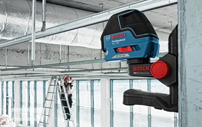 MÁY CÂN BẰNG LASER 3 TIA ĐỎ BOSCH GLL3-50
