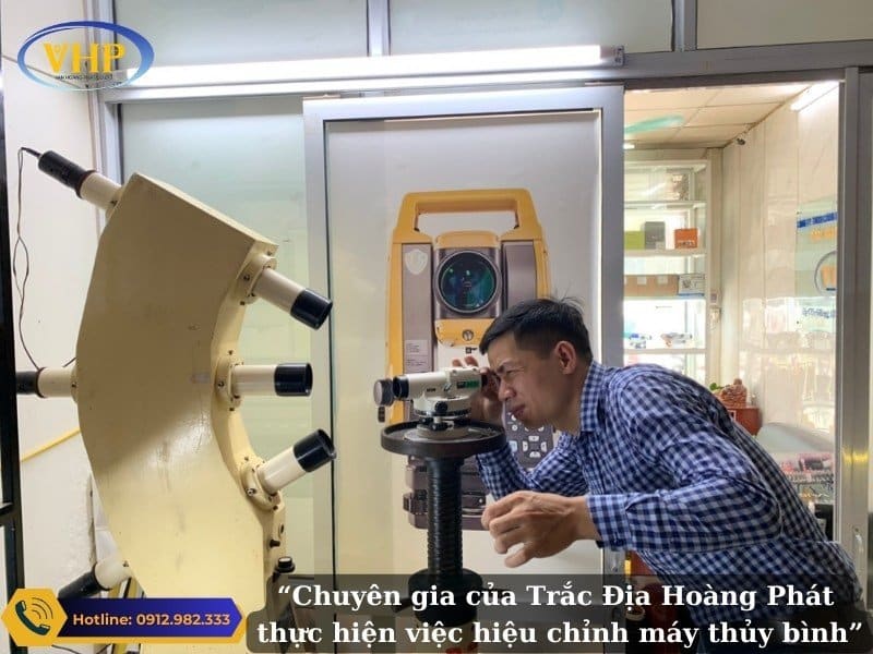 Sửa máy thủy bình đòi hỏi phải là chuyển gia có nhiều kinh nghiệm và có tay nghề giỏi, giúp máy đạt chính xác cao nhất như khi xuất xưởng.