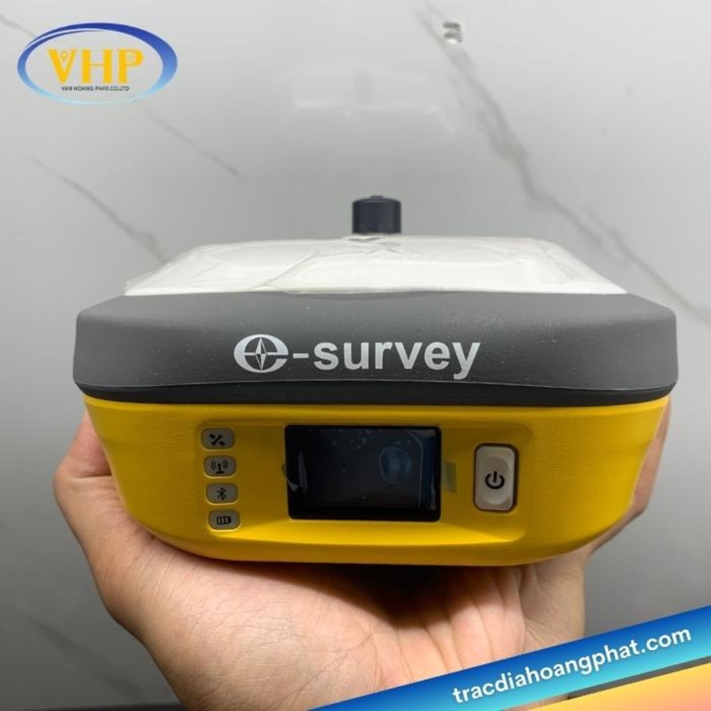 Máy GNSS RTK E-Survey E800 có khả năng phát tín hiệu qua dải tần số UHF từ 410MHz đến 470MHz 