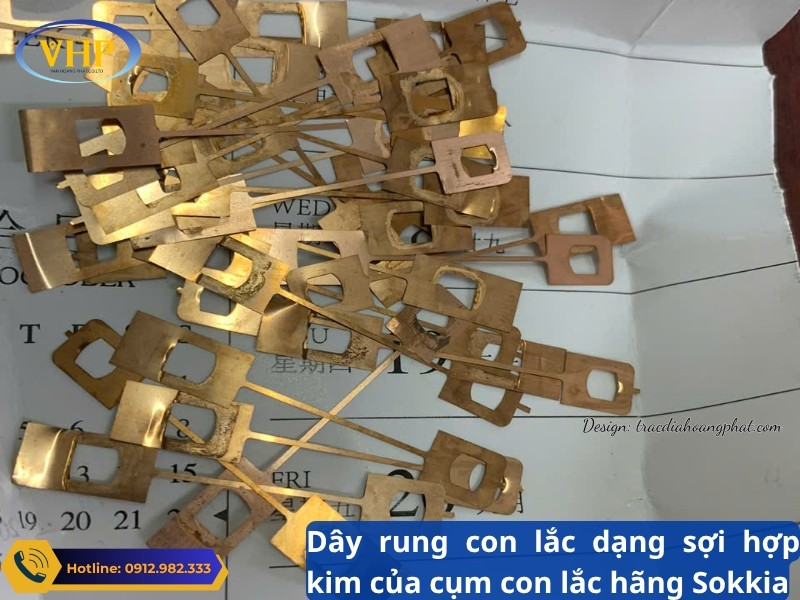 Cụm con lắc cân bằng tự động có cấu tạo tinh xảo nhưng rất dễ hỏng khi va đập.