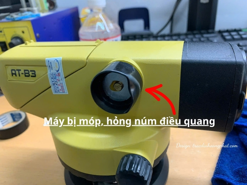 Hỏng bộ phận điều quang khiến máy không thể bắt nét ảnh mục tiêu cần đo.