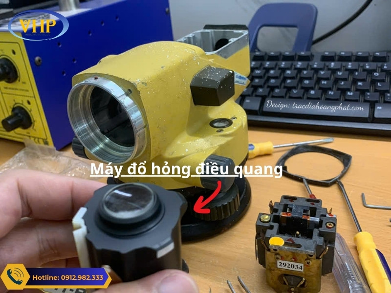 Máy hỏng điều quang khi bị đổ xuống nền đất cứng