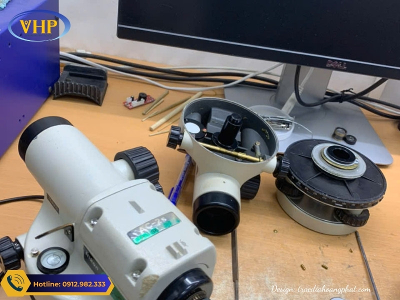 Rơi đổ, va đập chiếm hơn 90% nguyên nhân gây hỏng cụm cân bằng tự động máy thủy bình.