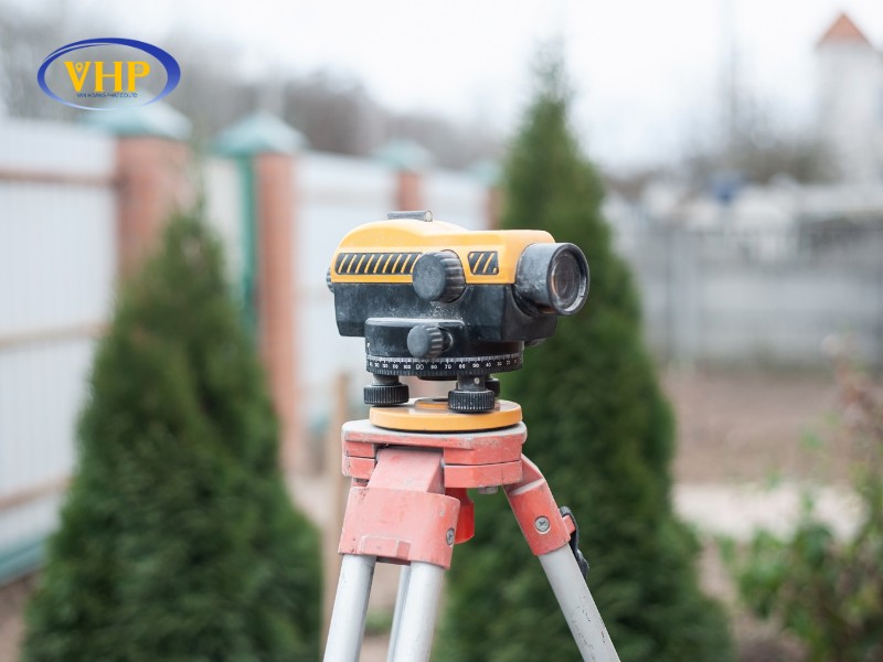 Sai số góc i xuất phát từ thiết kế, môi trường, va đập và hao mòn theo thời gian sử dụng.