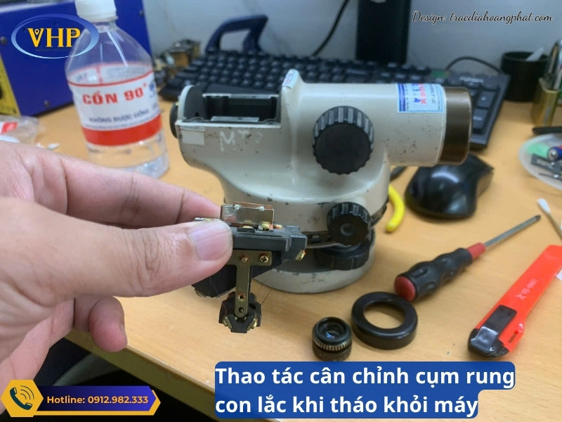 Cụm con lắc không dễ hỏng, nhưng cần hiệu chỉnh đầy đủ sau khi cân rung để đảm bảo độ chính xác.